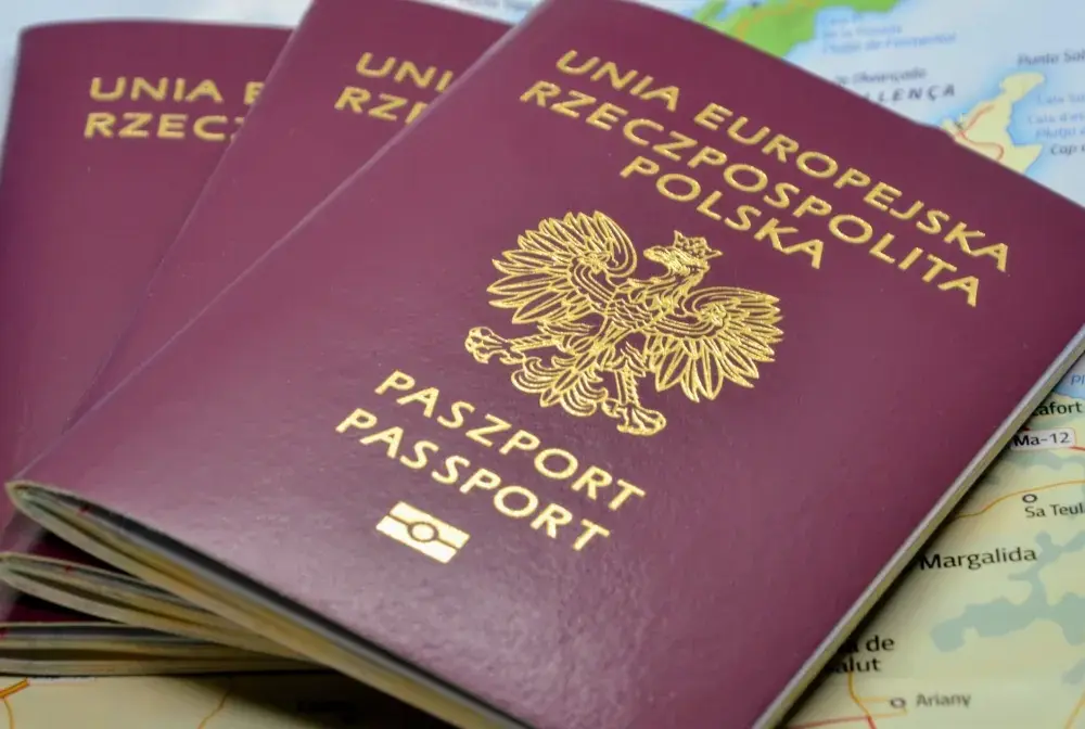 Ile kosztuje wyrobienie paszportu? Sprawdź opłaty i ulgi